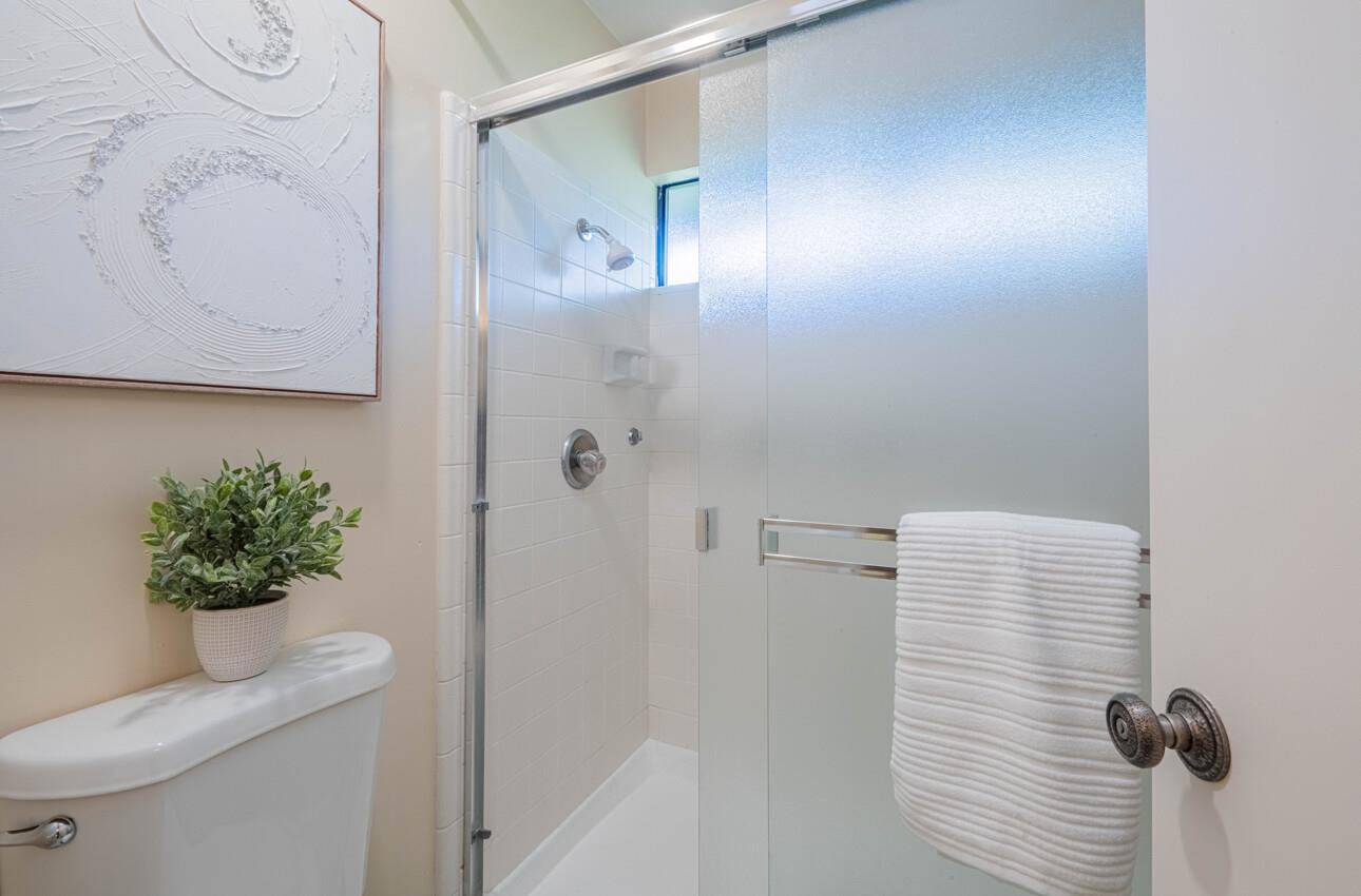 33 Country Club Gate Pacific Grove, CA 93950 - Photo 30 of 40 a bathroom with a shower