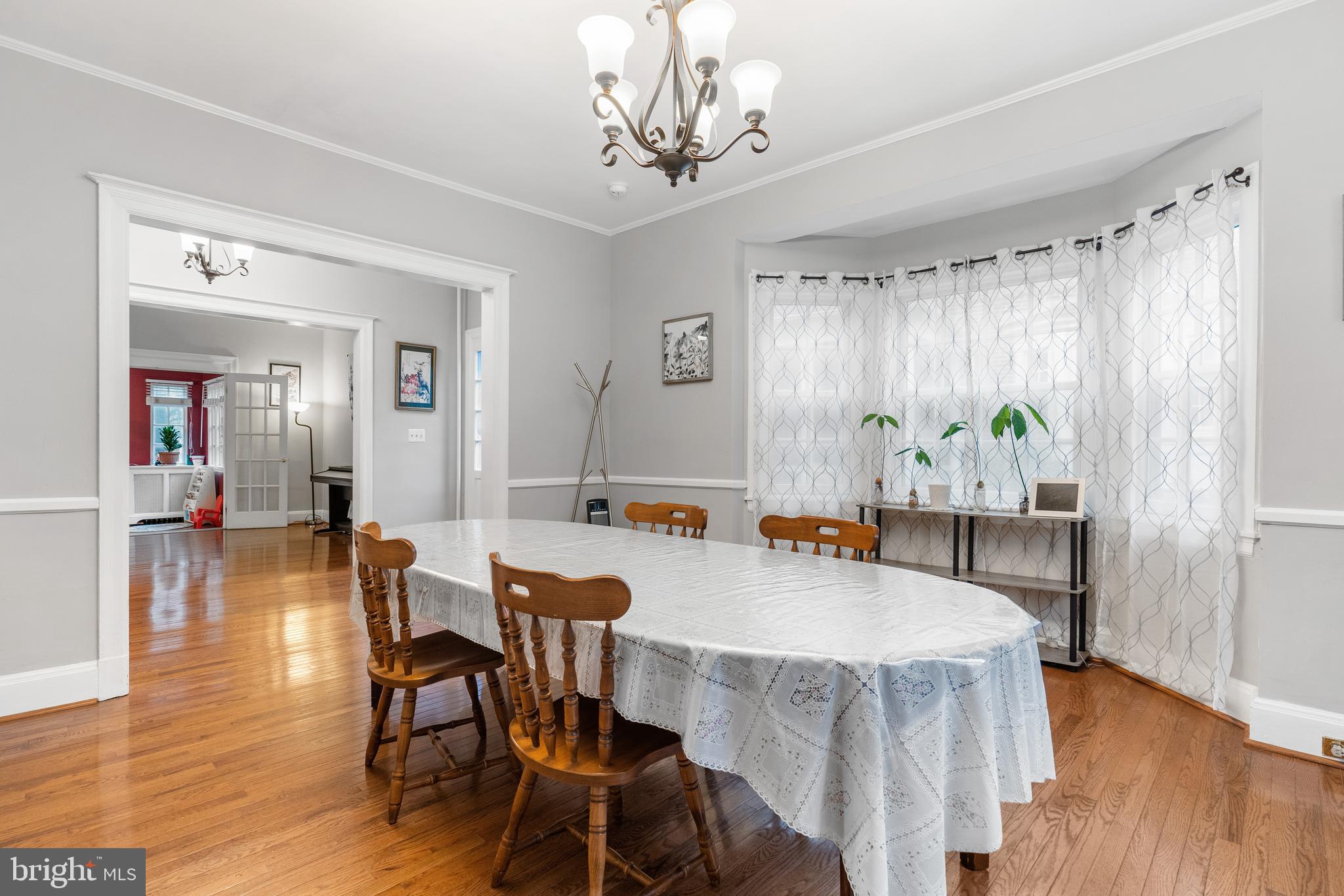 4219 Wickford Road Baltimore, MD 21210 - Photo 6 of 42 Perfect for Family Meals