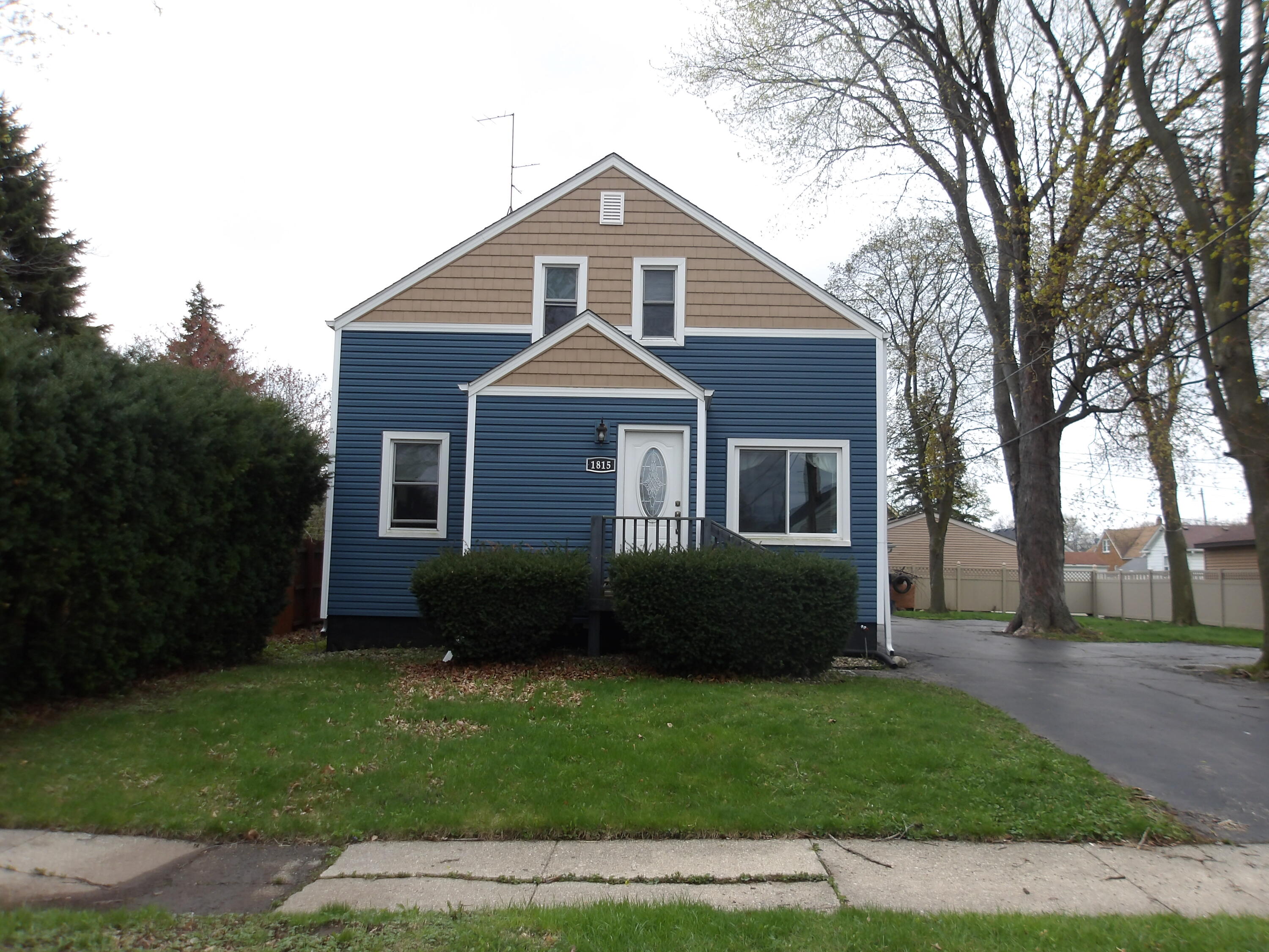 1815 39th Street Kenosha, WI 53140 - Photo 1 of 25 1815 36th St