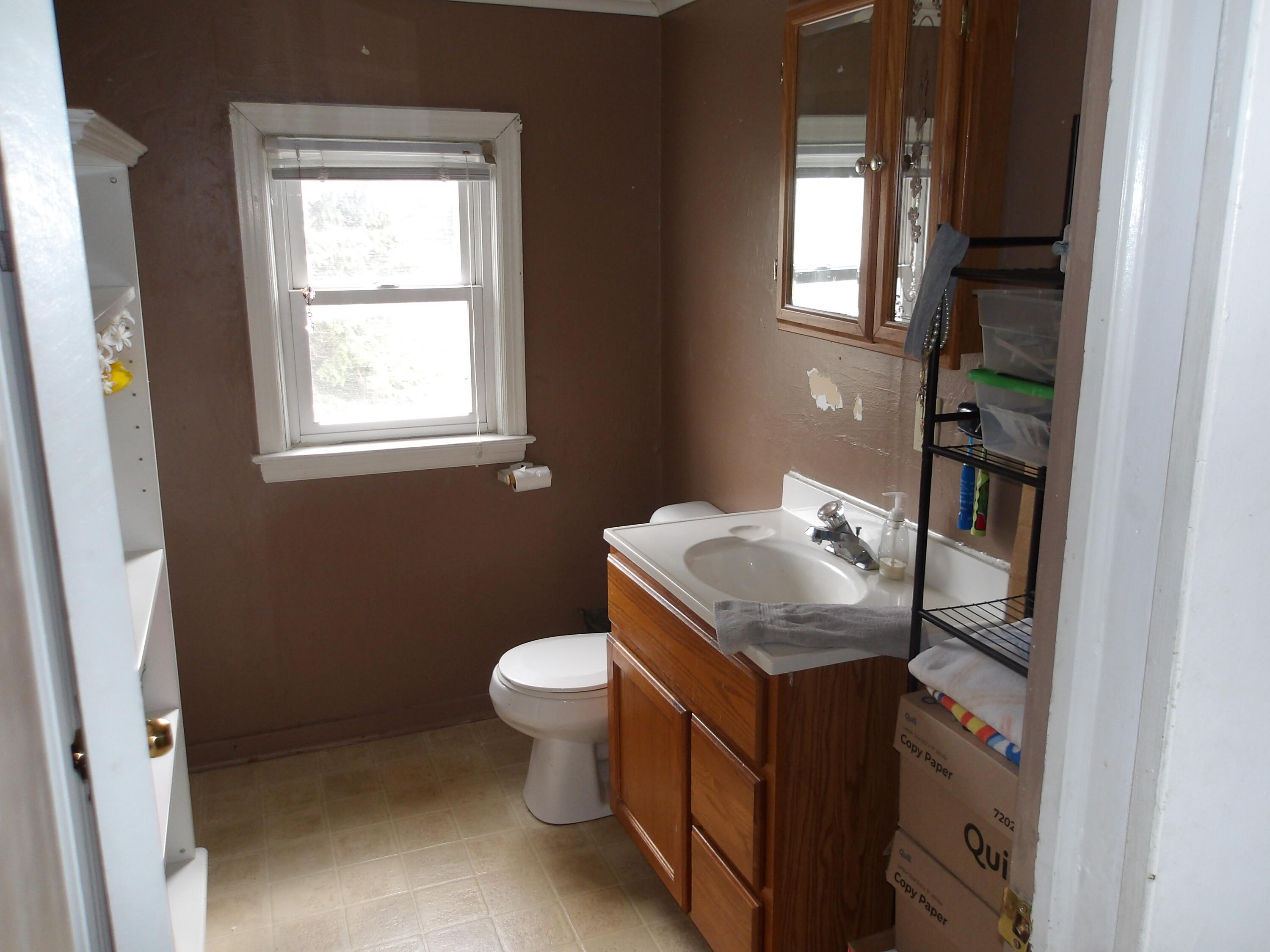 1815 39th Street Kenosha, WI 53140 - Photo 19 of 25 upper bathroom