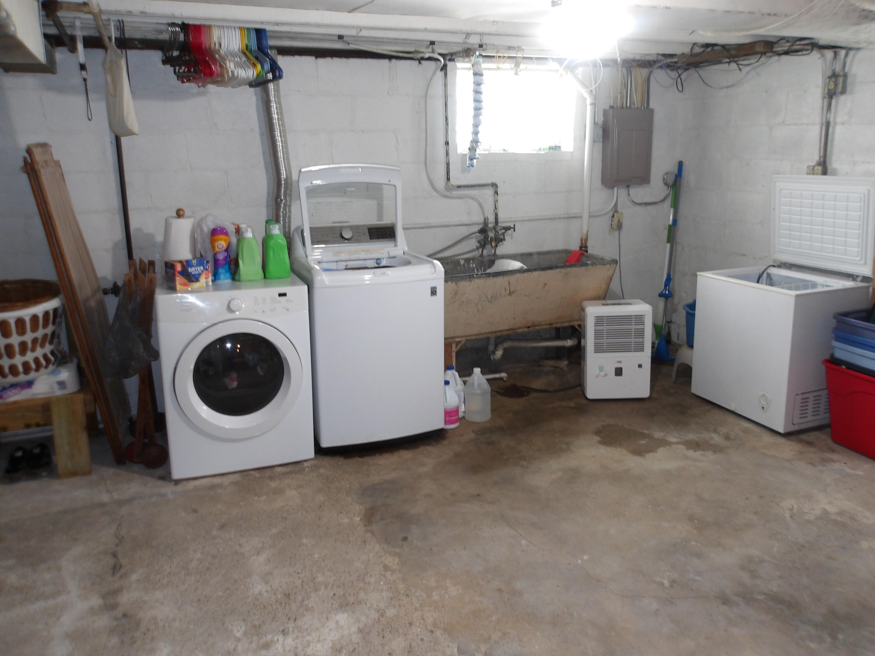 1815 39th Street Kenosha, WI 53140 - Photo 21 of 25 laundry