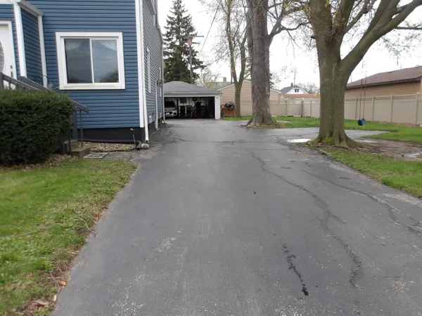 $325,000 | 1815 39th Street, Kenosha, WI 53140