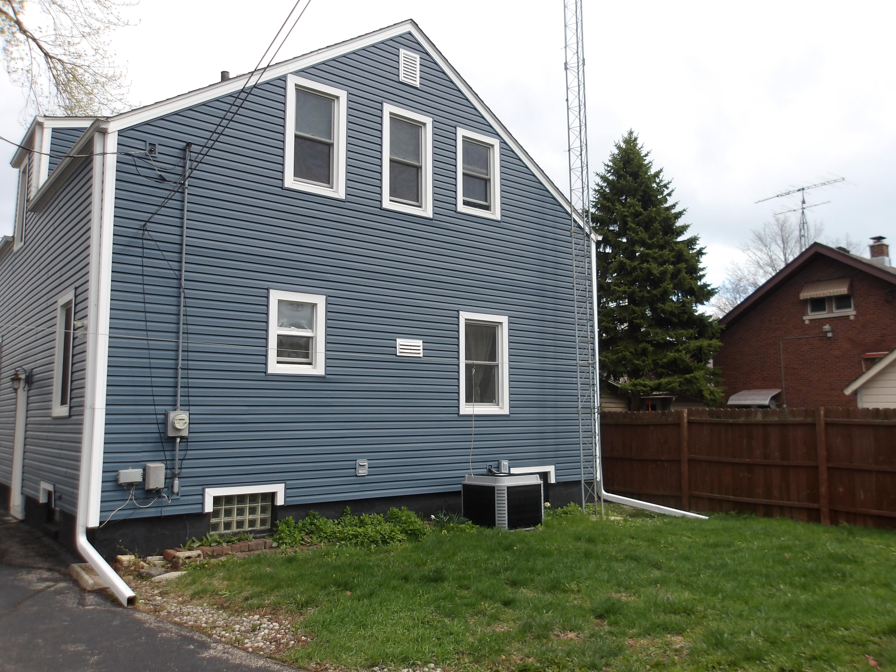 1815 39th Street Kenosha, WI 53140 - Photo 7 of 25 back
