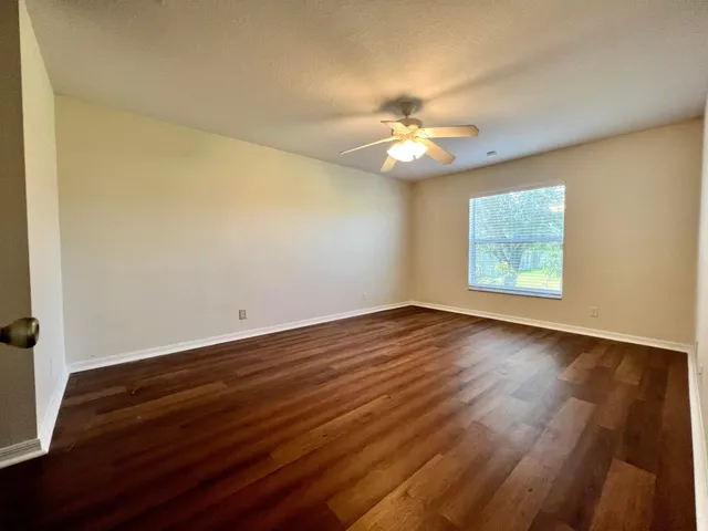 $2,475 | 532 Southwest Kabot Avenue, Port St. Lucie, FL 34953