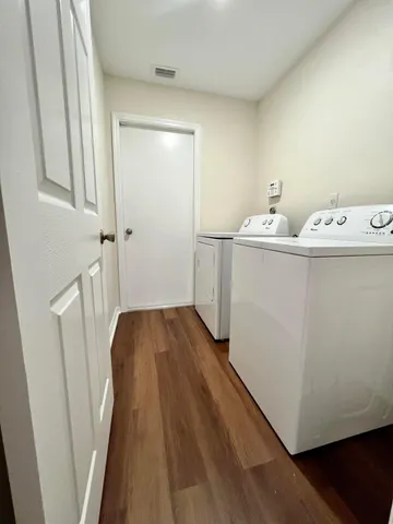 $2,475 | 532 Southwest Kabot Avenue, Port St. Lucie, FL 34953