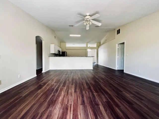 $2,475 | 532 Southwest Kabot Avenue, Port St. Lucie, FL 34953