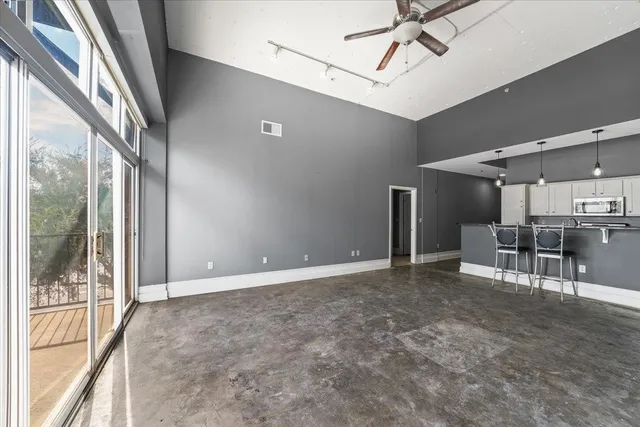 $279,900 | 648 Riverside Drive, Unit 207, Memphis, TN 38103