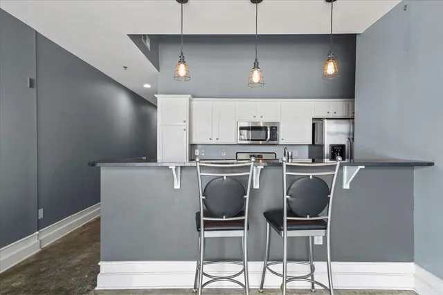 $279,900 | 648 Riverside Drive, Unit 207, Memphis, TN 38103