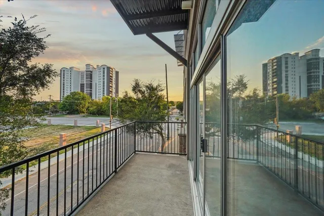 $279,900 | 648 Riverside Drive, Unit 207, Memphis, TN 38103