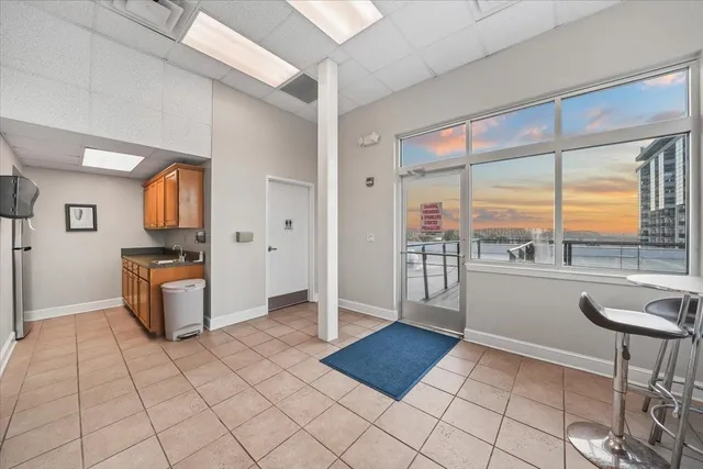 $279,900 | 648 Riverside Drive, Unit 207, Memphis, TN 38103