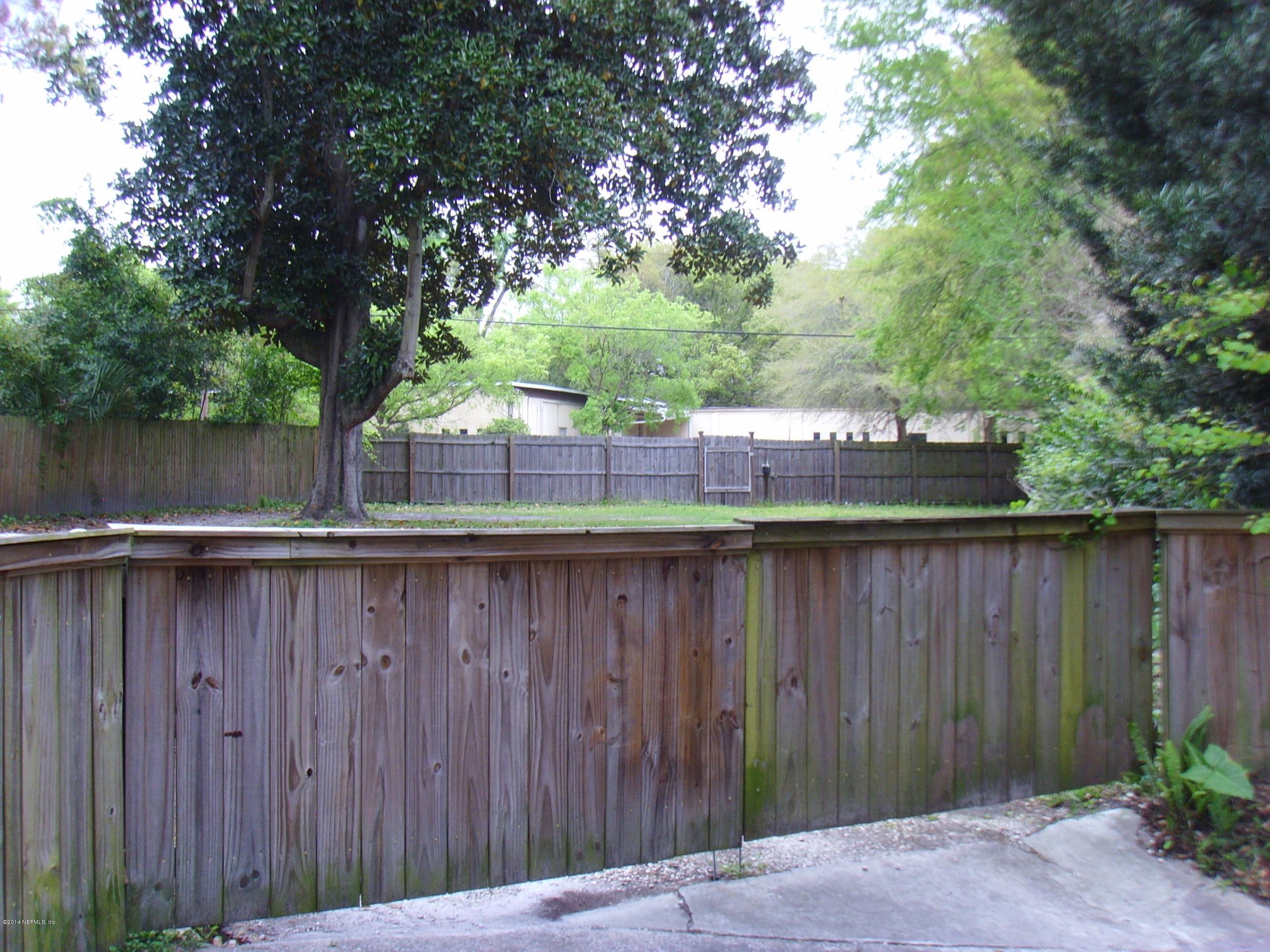 2626 Spring Park Road Jacksonville, FL 32207 - Photo 20 of 26 Privacy Fence II