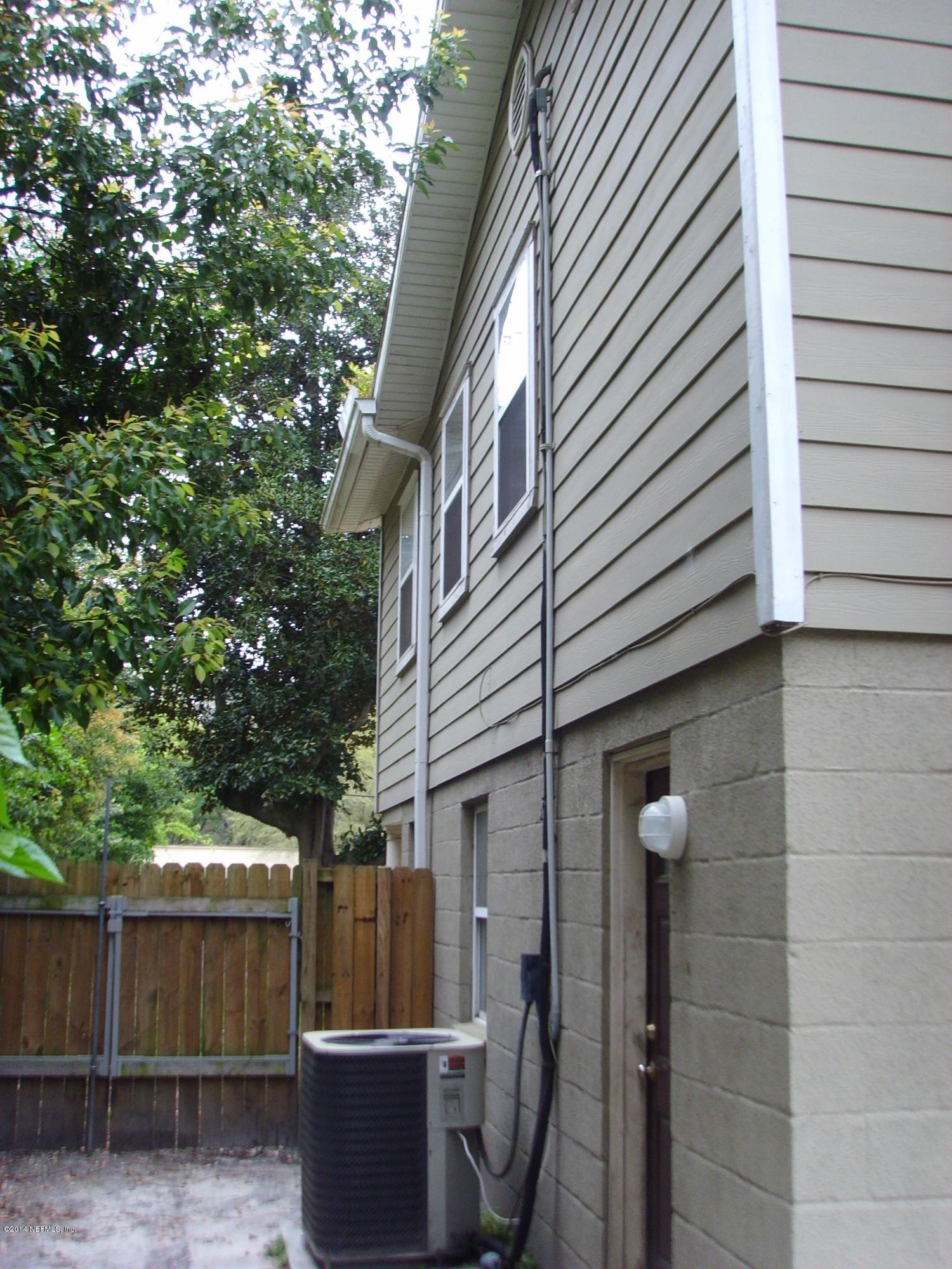 2626 Spring Park Road Jacksonville, FL 32207 - Photo 21 of 26 Side Exterior