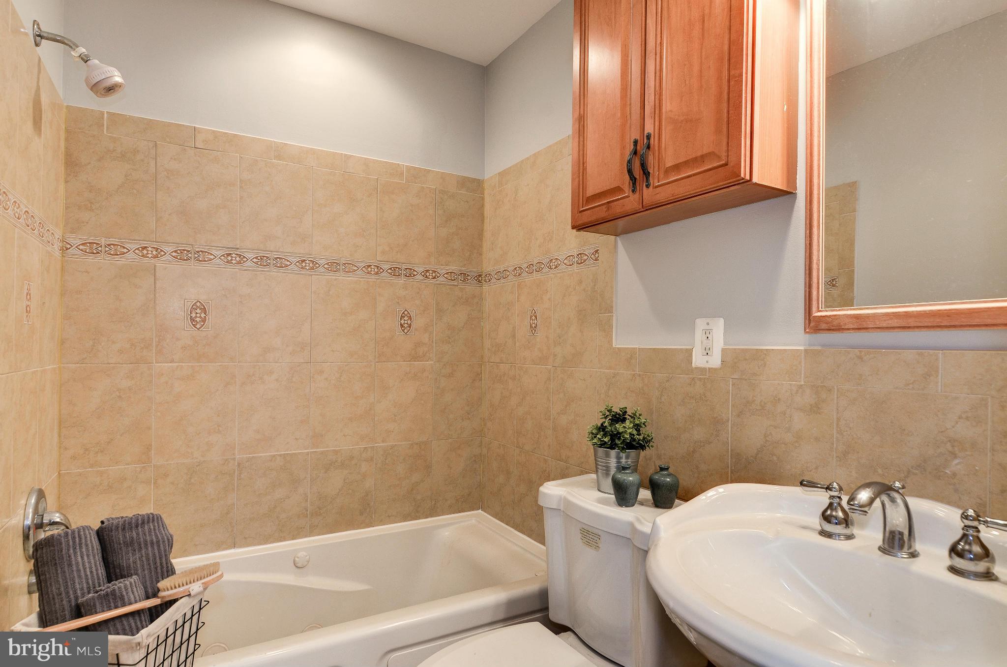 435 20th Street Northeast Washington, DC 20002 - Photo 10 of 12 Bath