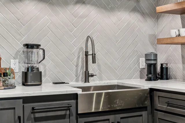 $3,900 | 806 18th Avenue South, Unit 207, Nashville, TN 37203