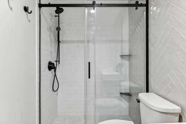 $3,900 | 806 18th Avenue South, Unit 207, Nashville, TN 37203