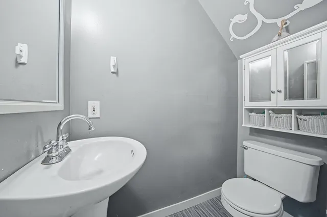 $269,900 | 27 Omaha Court, Sacramento, CA 95823