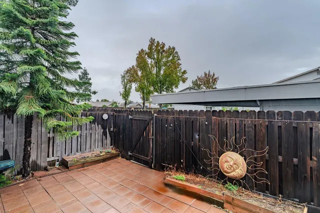 $269,900 | 27 Omaha Court, Sacramento, CA 95823