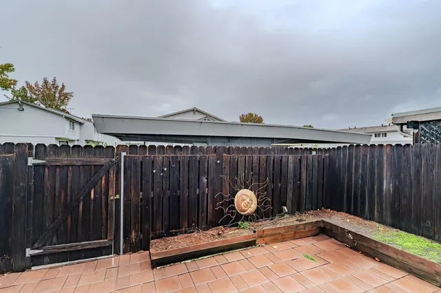 $269,900 | 27 Omaha Court, Sacramento, CA 95823