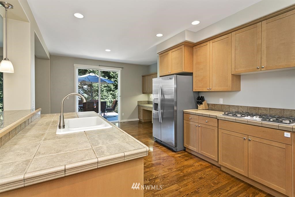 15801 35th Drive Southeast Bothell, WA 98012 - Photo 6 of 25