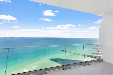 $35,000 | 16901 Collins Avenue, Unit 3005, Sunny Isles Beach, FL 33160