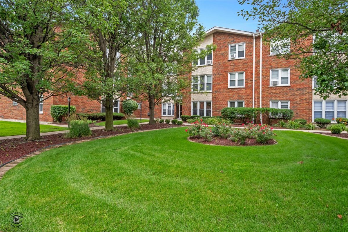 10803 South Pulaski Road, Unit 4 Chicago, IL 60655 - Photo 2 of 25