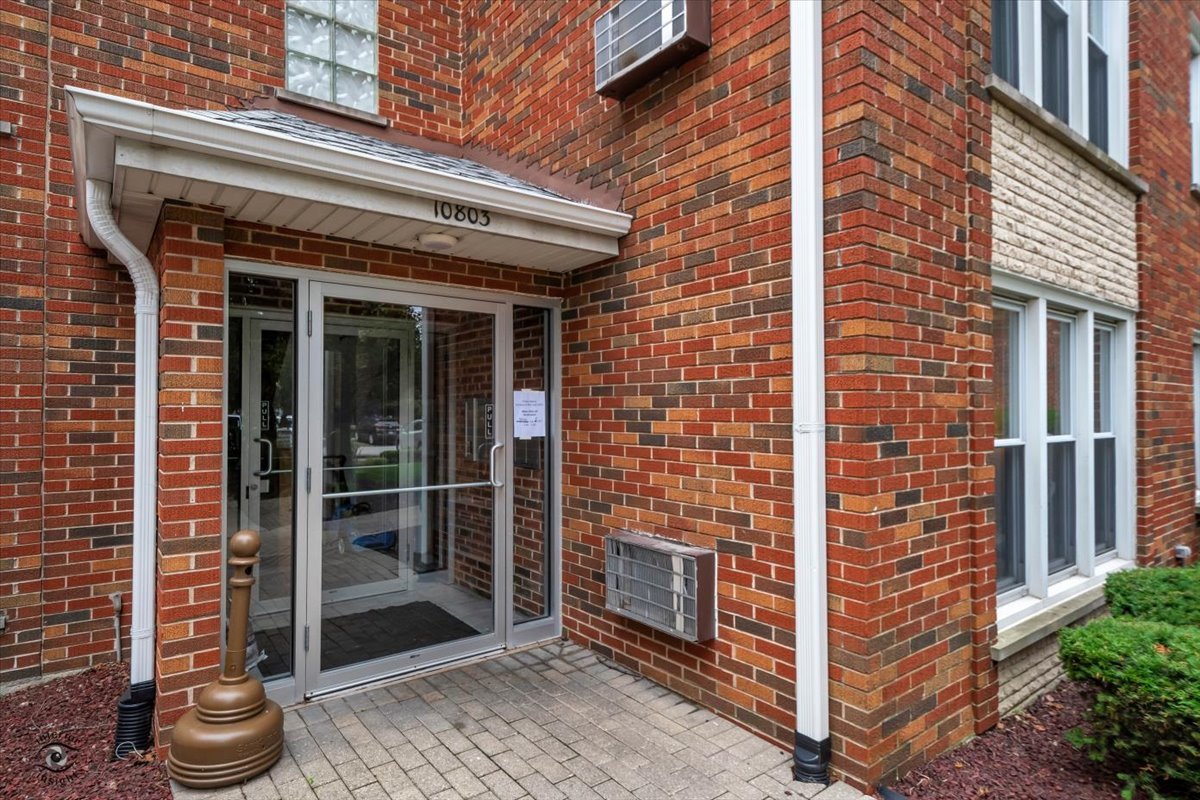 10803 South Pulaski Road, Unit 4 Chicago, IL 60655 - Photo 3 of 25