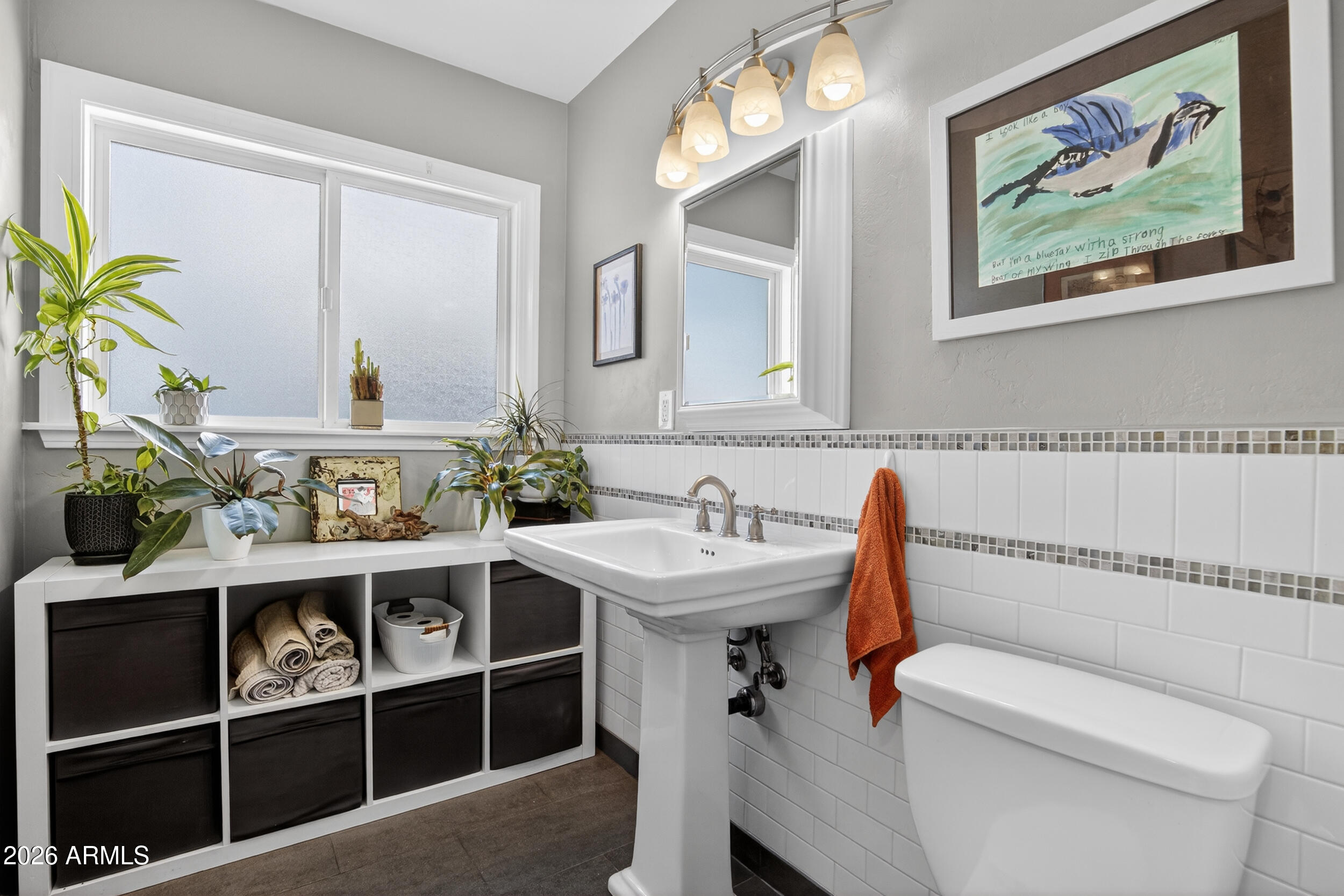 1242 East Edgemont Avenue Phoenix, AZ 85006 - Photo 24 of 40 Guest Bathroom