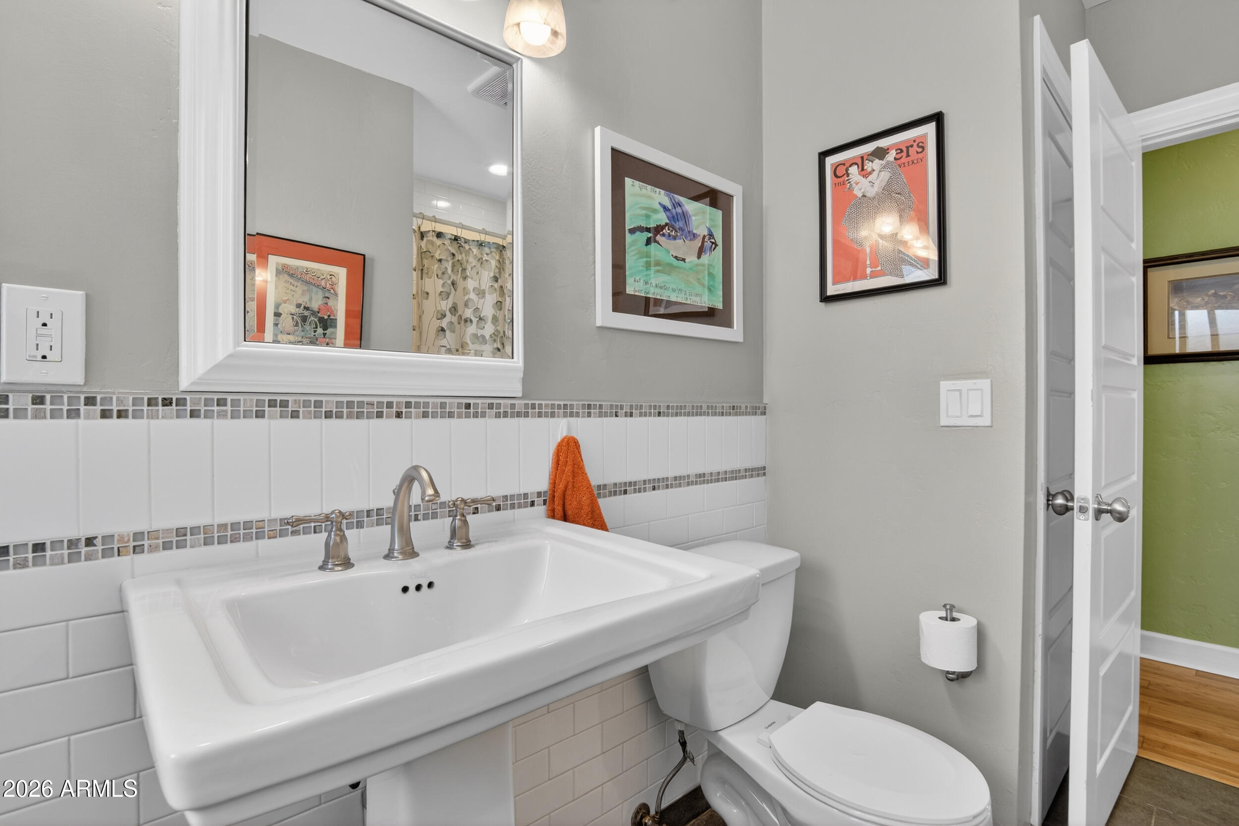 1242 East Edgemont Avenue Phoenix, AZ 85006 - Photo 25 of 40 Guest Bathroom