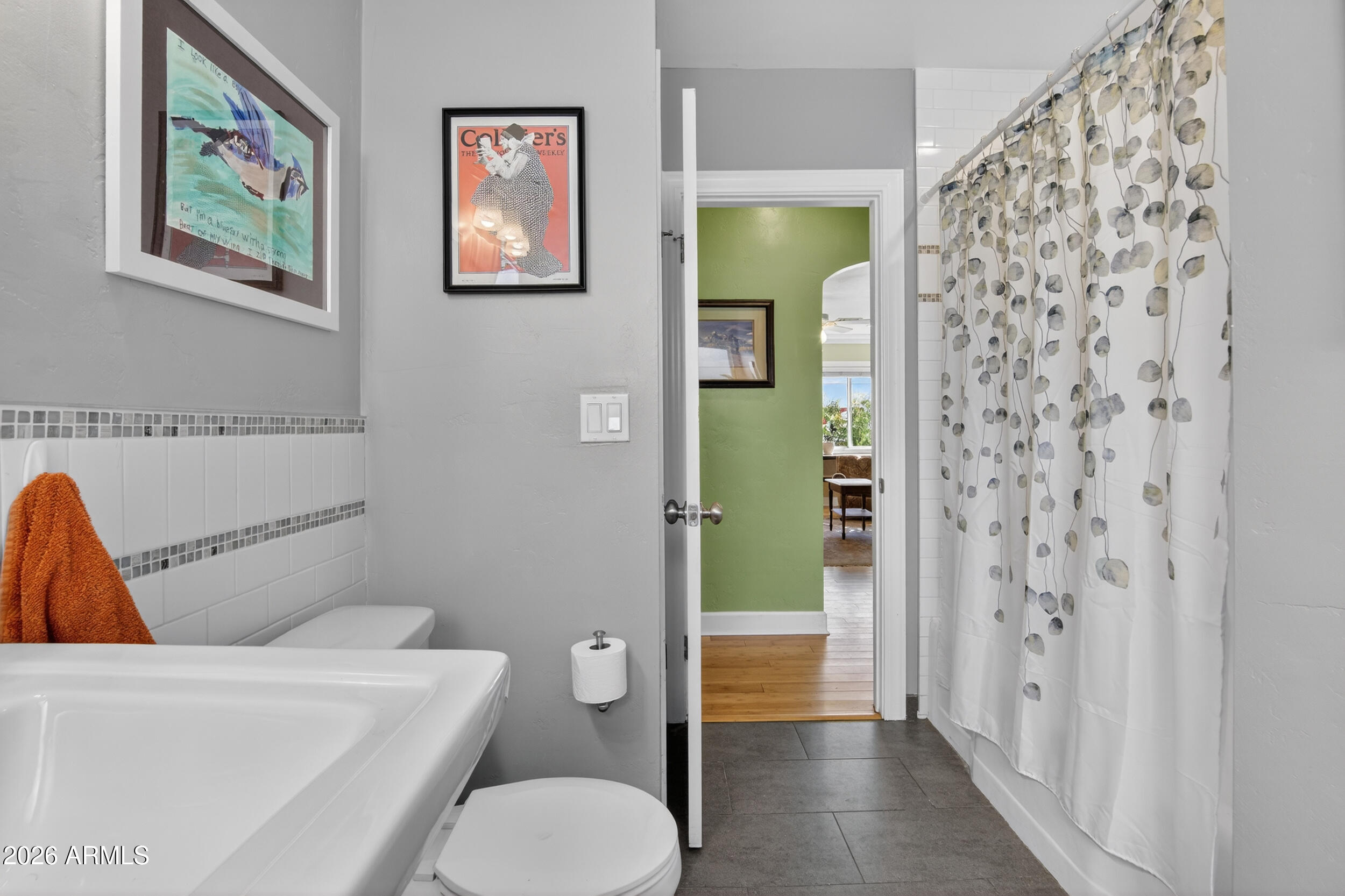 1242 East Edgemont Avenue Phoenix, AZ 85006 - Photo 26 of 40 Guest Bathroom