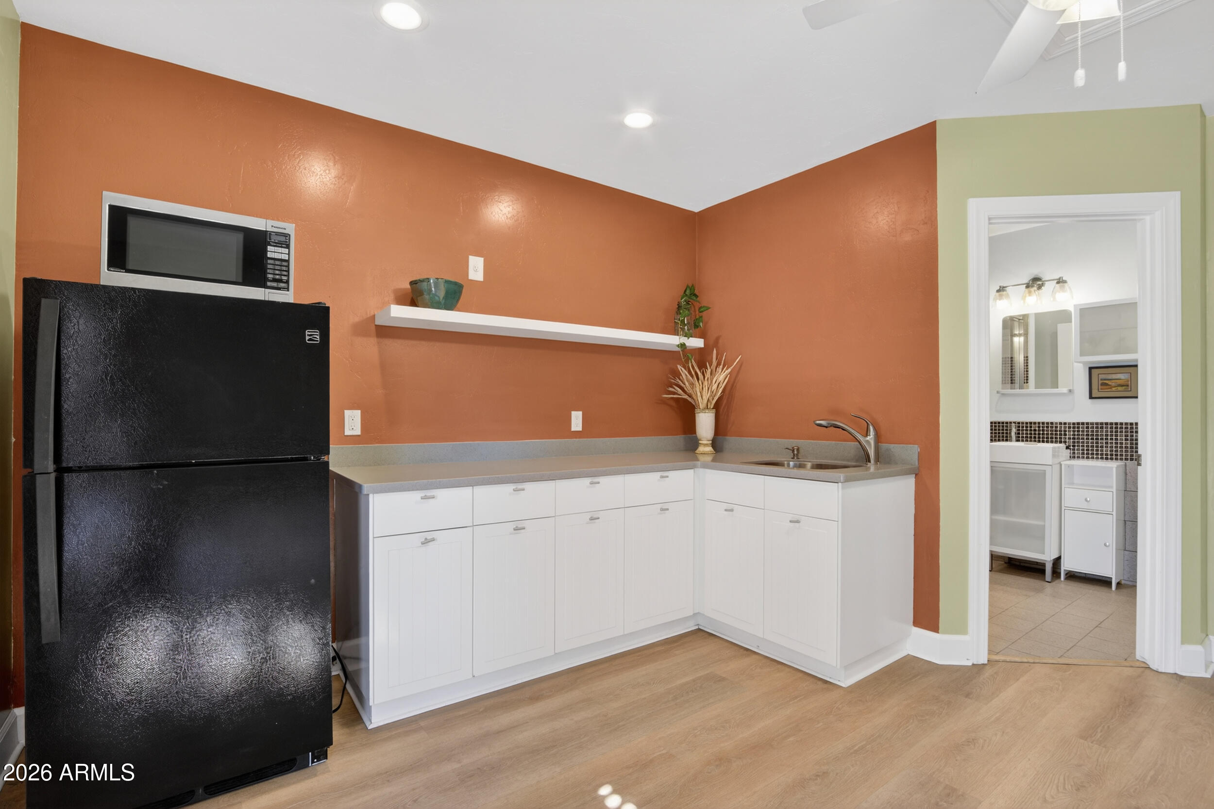 1242 East Edgemont Avenue Phoenix, AZ 85006 - Photo 28 of 40 Casita Kitchenette