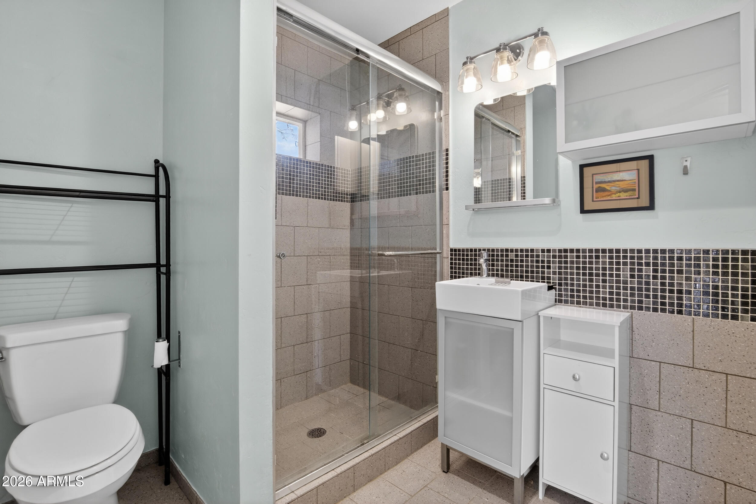 1242 East Edgemont Avenue Phoenix, AZ 85006 - Photo 32 of 40 Casita Full Bathroom