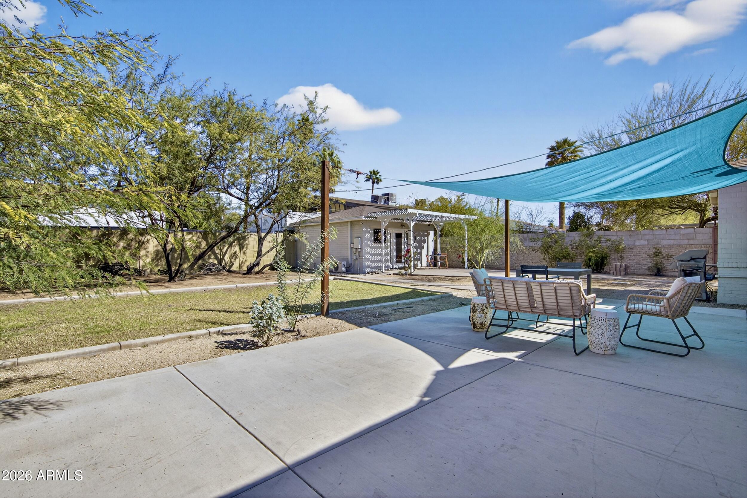 1242 East Edgemont Avenue Phoenix, AZ 85006 - Photo 36 of 40 So Much Privacy