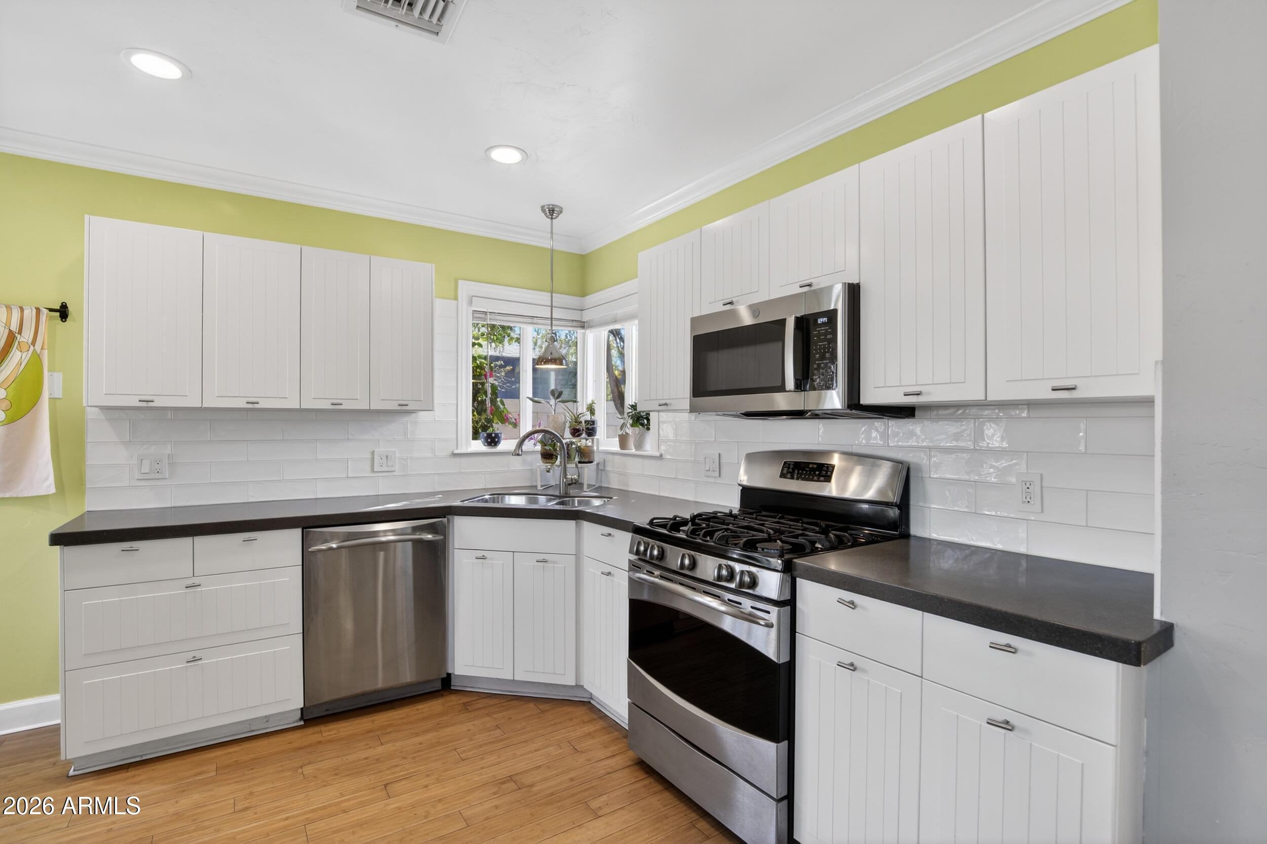 1242 East Edgemont Avenue Phoenix, AZ 85006 - Photo 4 of 40 Updated Kitchen