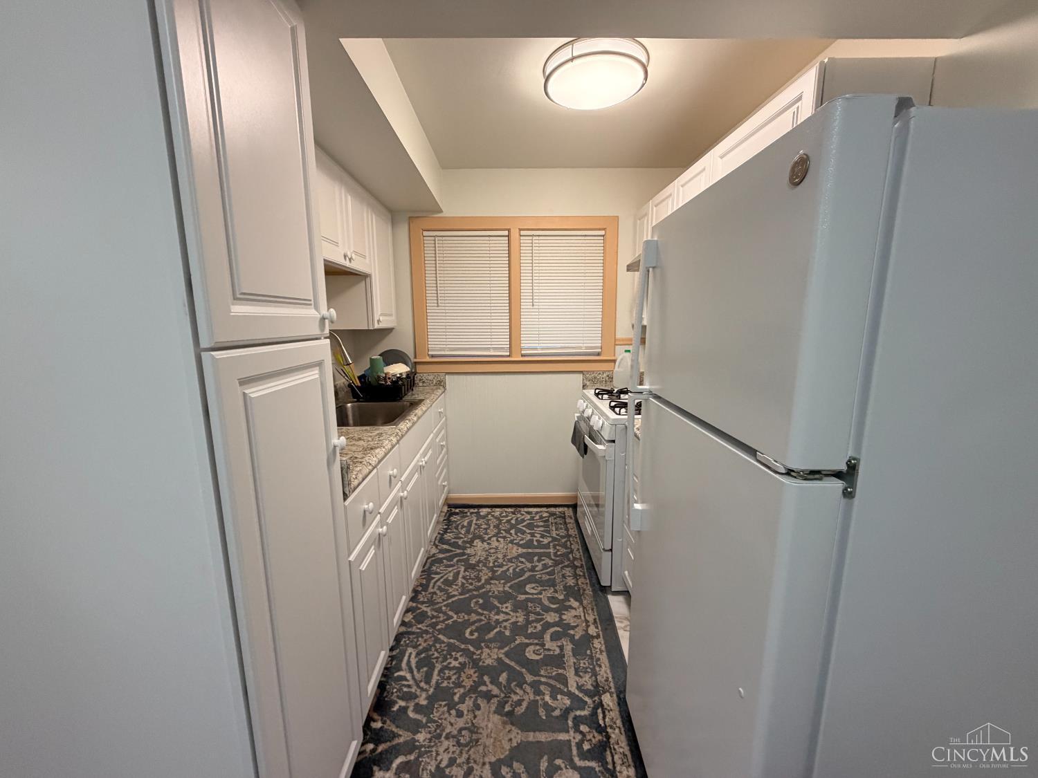 1589 Summit Road Cincinnati, OH 45237 - Photo 6 of 36