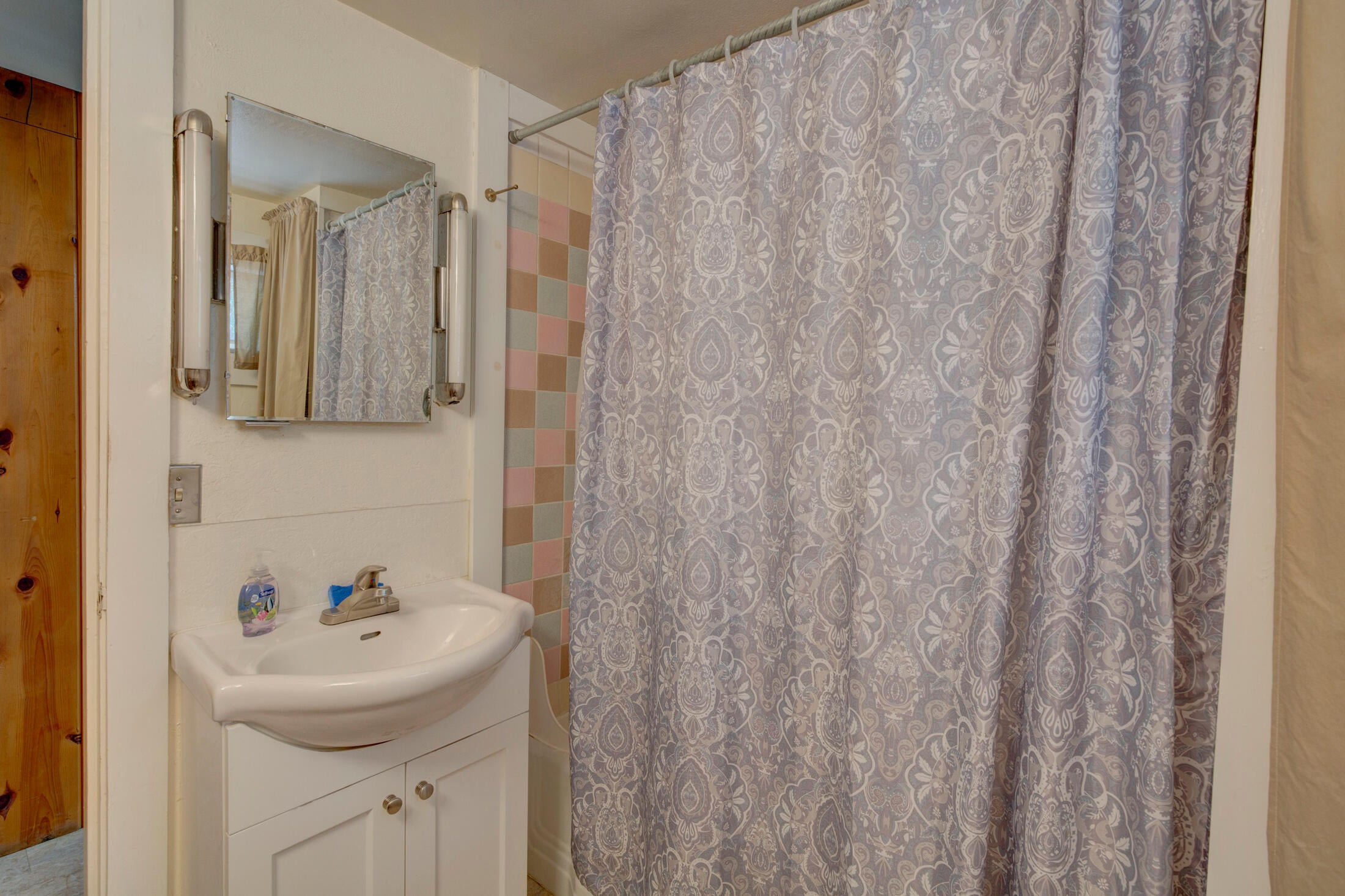 2315 Pioneer Road Talent, OR 97540 - Photo 13 of 18 125A8105_6_7_8_9 copy