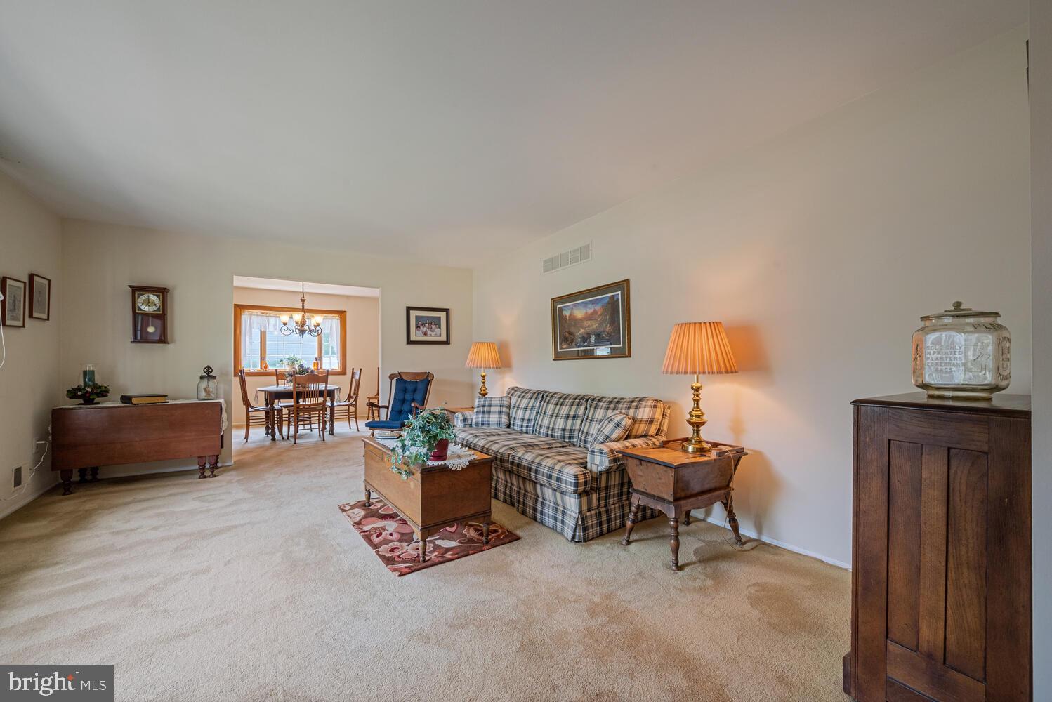 541 Flock Road Hamilton, NJ 08690 - Photo 9 of 60