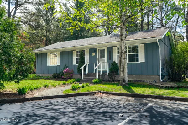 $359,000 | 29 Quail Court, Saratoga Springs, NY 12866