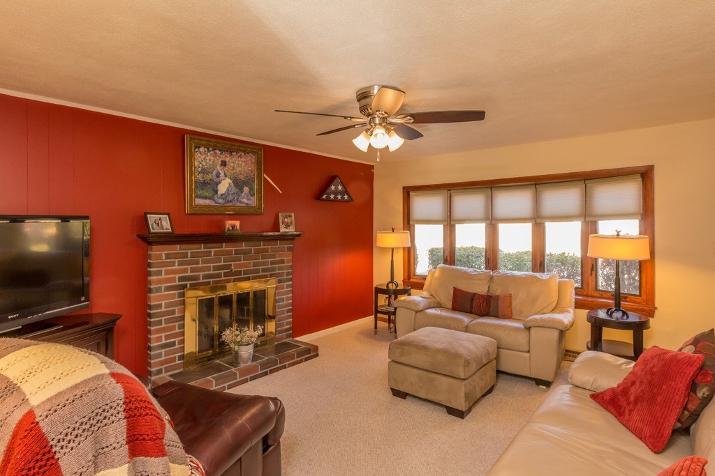 13 Harper Boulevard Bellingham, MA 02019 - Photo 4 of 21