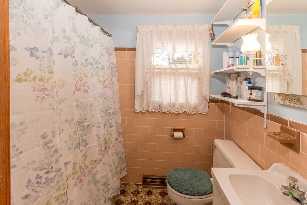13 Harper Boulevard Bellingham, MA 02019 - Photo 7 of 21