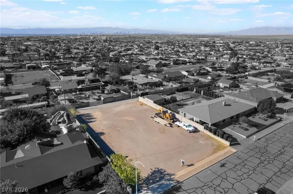 $200,000 | 839 Fairview Drive, Henderson, NV 89015