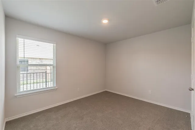 $2,100 | 125 Driftoak Drive, Boyd, TX 76023