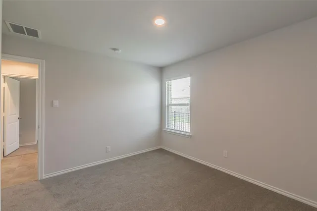 $2,100 | 125 Driftoak Drive, Boyd, TX 76023