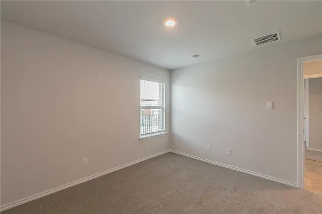 $2,100 | 125 Driftoak Drive, Boyd, TX 76023