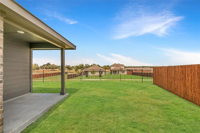 $2,100 | 125 Driftoak Drive, Boyd, TX 76023