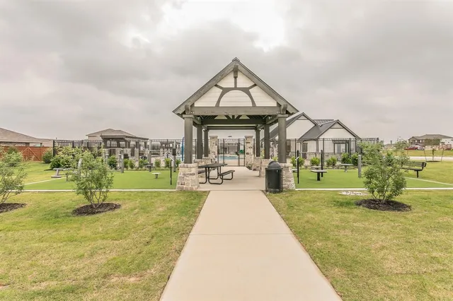 $2,100 | 125 Driftoak Drive, Boyd, TX 76023