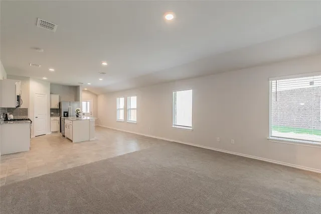 $2,100 | 125 Driftoak Drive, Boyd, TX 76023