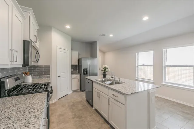 $2,100 | 125 Driftoak Drive, Boyd, TX 76023