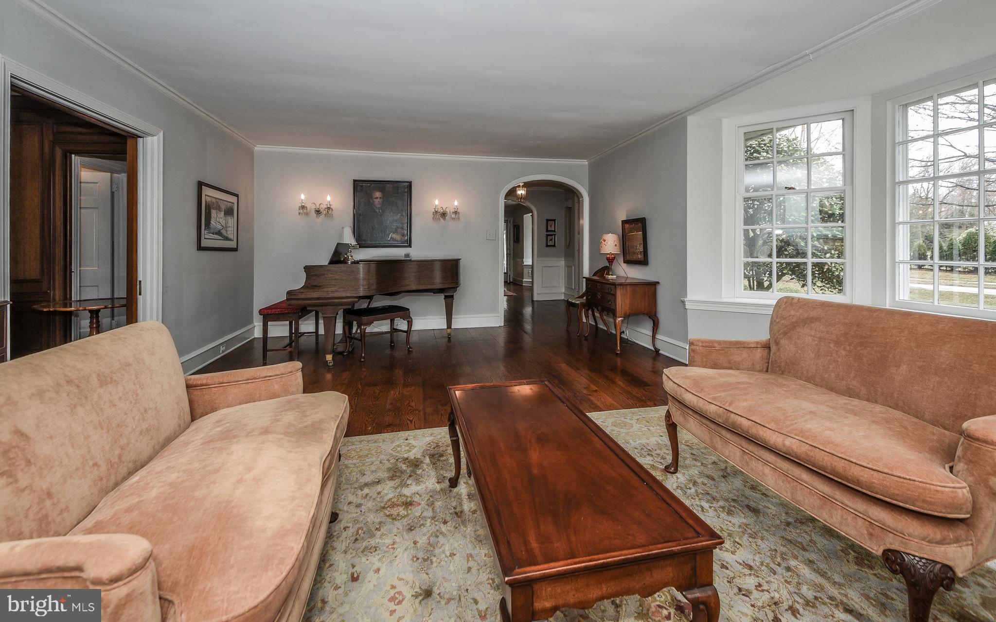 407 Newbold Road Jenkintown, PA 19046 - Photo 10 of 45 Living Room