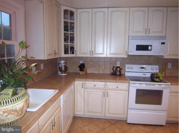 17530 Wesley Chapel Road Monkton, MD 21111 - Photo 18 of 30 Kitchen view from door and opposite wall