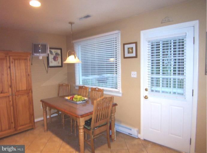 17530 Wesley Chapel Road Monkton, MD 21111 - Photo 21 of 30 Kitchen eat-in kitchen